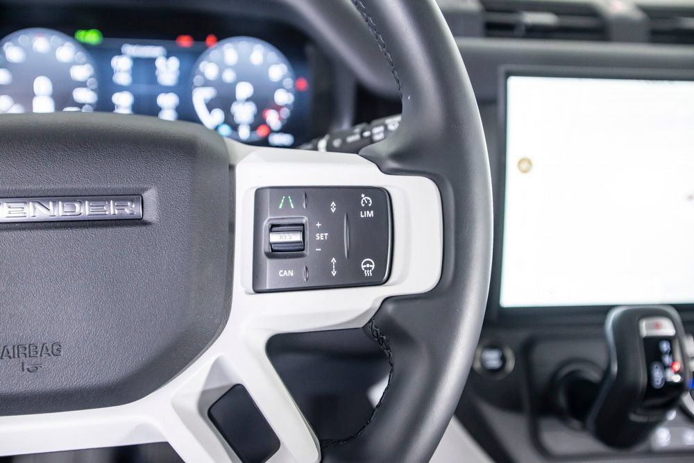 Used 2026 Land Rover Defender 110 X-Dynamic SE AWD/4WD image 38
