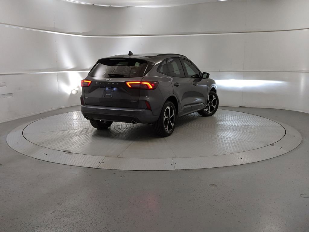 Certified 2024 Ford Escape ST-Line Elite image 3