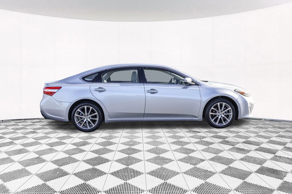 Used 2014 Toyota Avalon Limited image 9