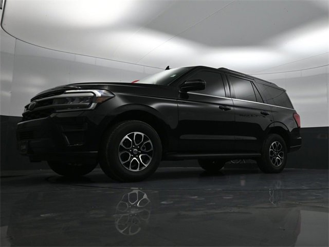 Used 2023 Ford Expedition XLT image 27