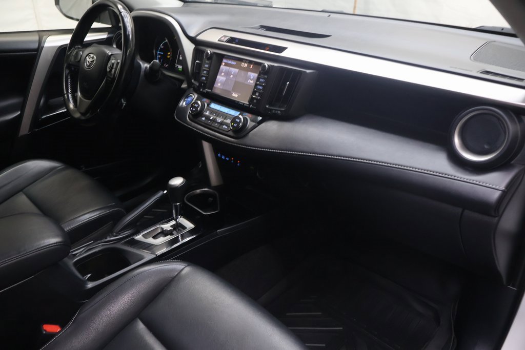 Used 2016 Toyota RAV4 Limited image 10