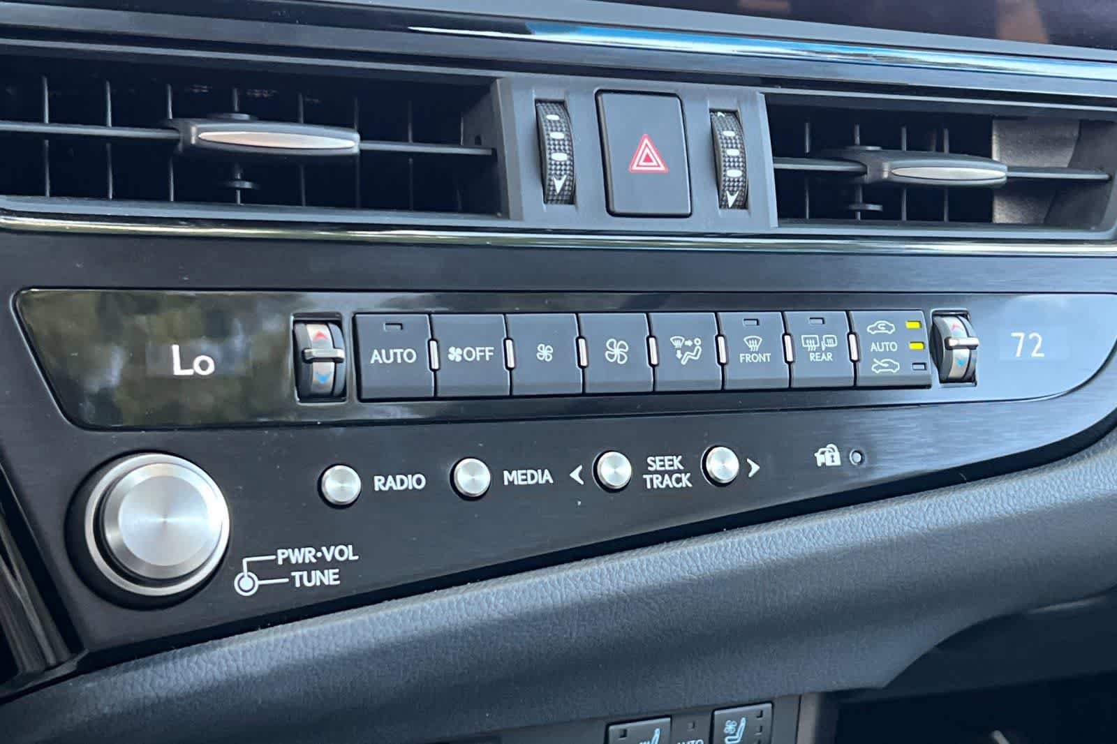 Used 2025 Lexus ES 300h w/ Premium Package FWD image 23