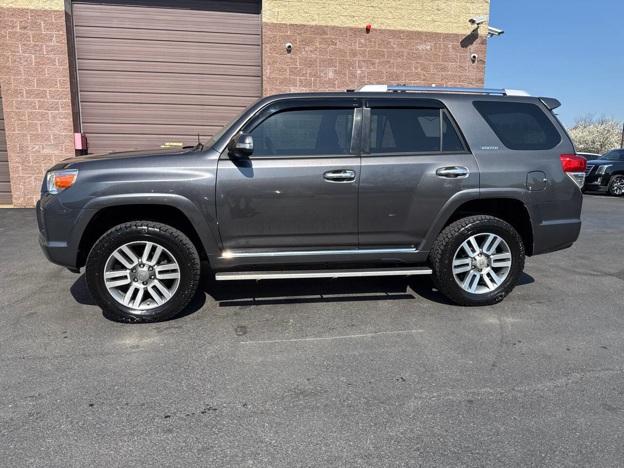 Used 2010 Toyota 4Runner SR5 image 1
