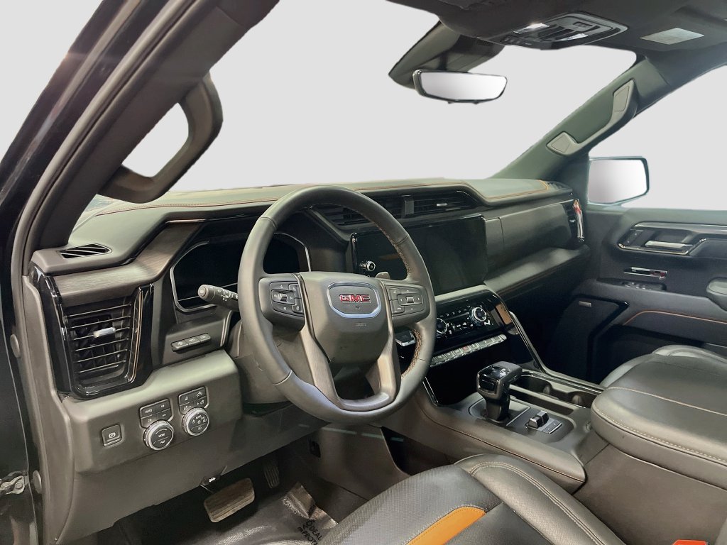 Used 2025 GMC Sierra 1500 AT4 w/ AT4 Premium Package AWD/4WD image 9