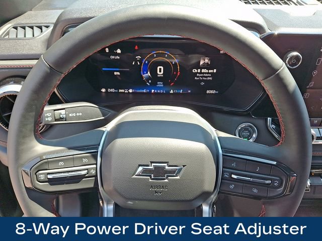 Used 2025 Chevrolet Colorado Z71 w/ Technology Package AWD/4WD image 4