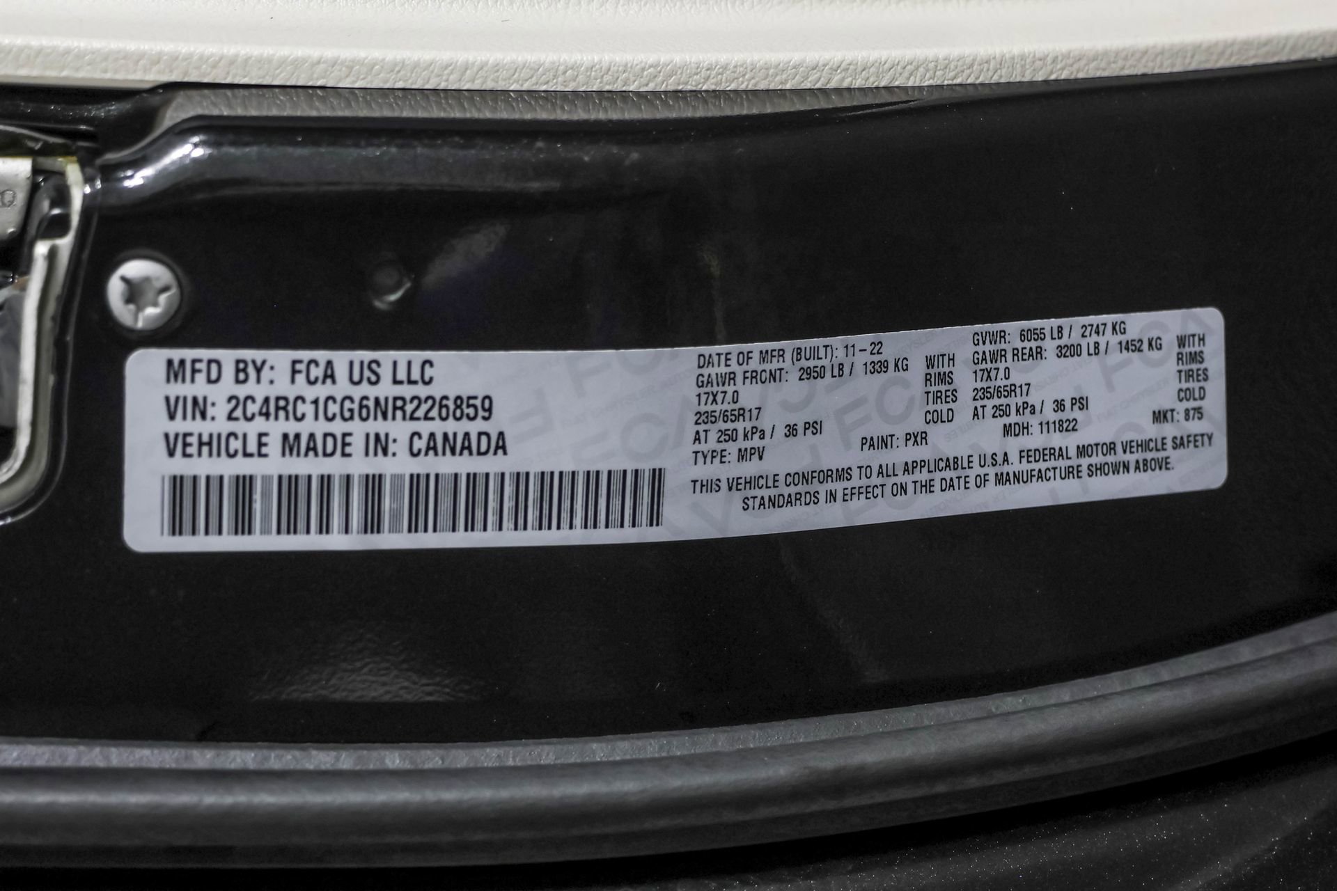 Used 2022 Chrysler Voyager LX image 47