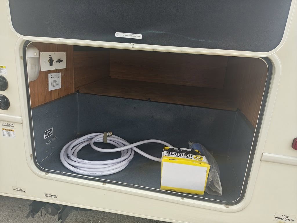 Used 2016 Ford E-450 and Econoline 450 Super Duty w/ Motorhome Prep Package image 6