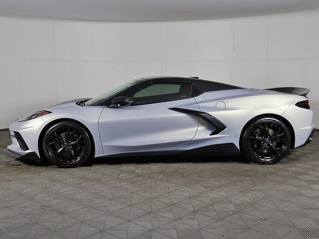 Used 2021 Chevrolet Corvette Stingray Premium Conv w/ Z51 Performance Package RWD image 21