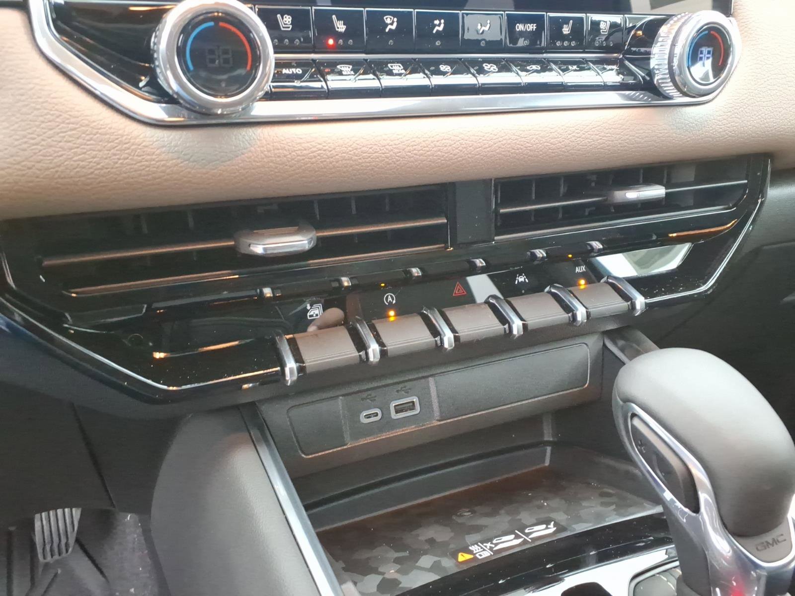 New 2026 GMC Canyon Denali image 14