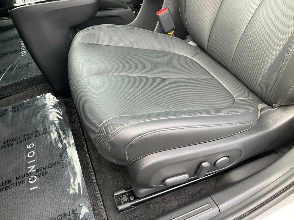 Used 2025 Hyundai Ioniq 5 SEL image 17