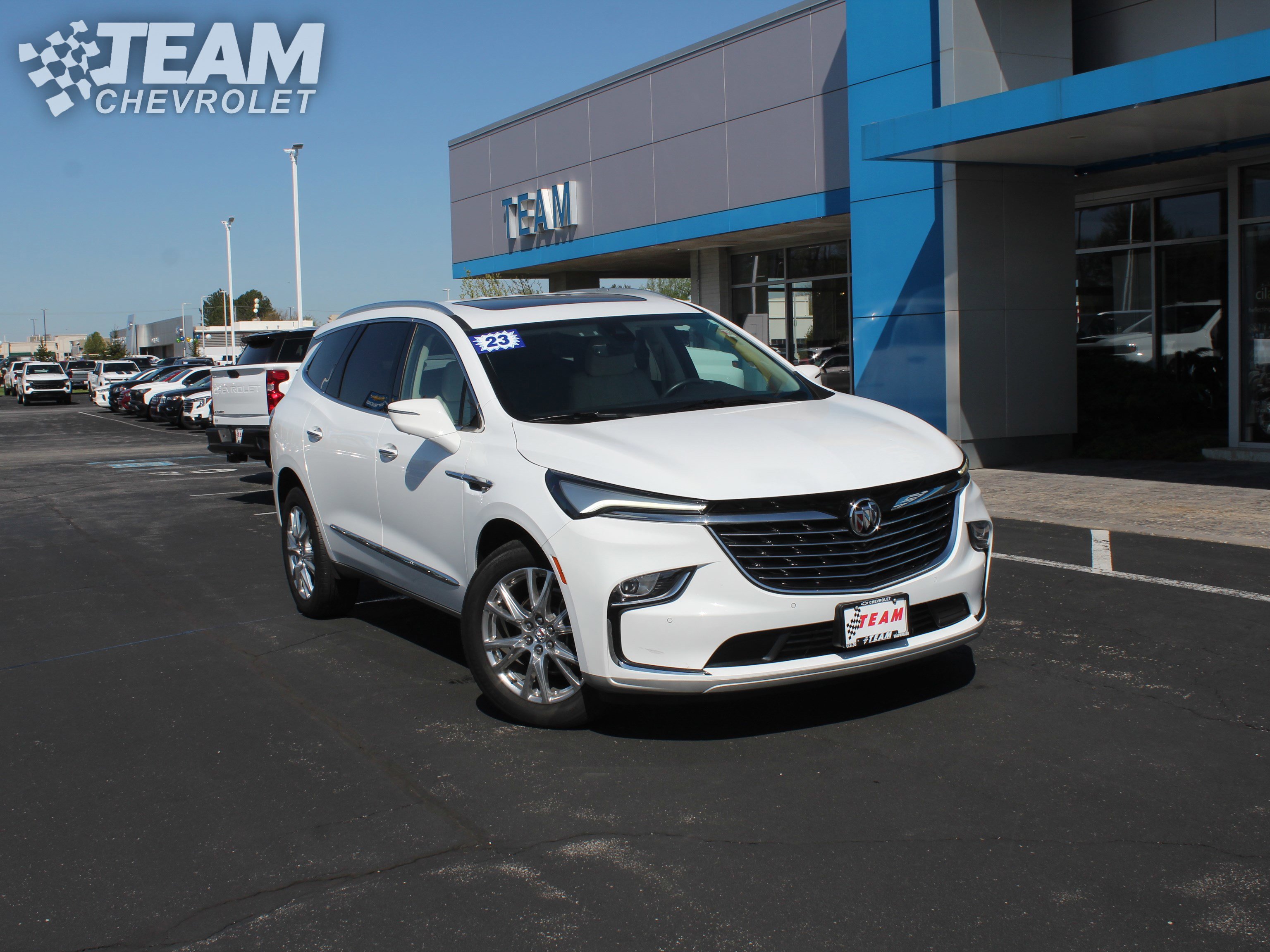 Used 2023 Buick Enclave Essence w/ Experience Buick Package AWD/4WD image 2