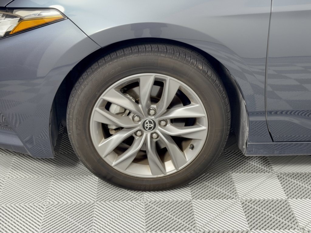Used 2022 Toyota Avalon XLE FWD image 13
