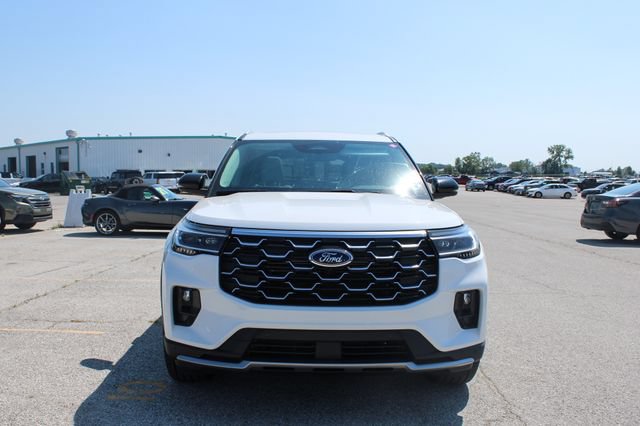Used 2025 Ford Explorer Platinum w/ Ultimate Package AWD/4WD image 3