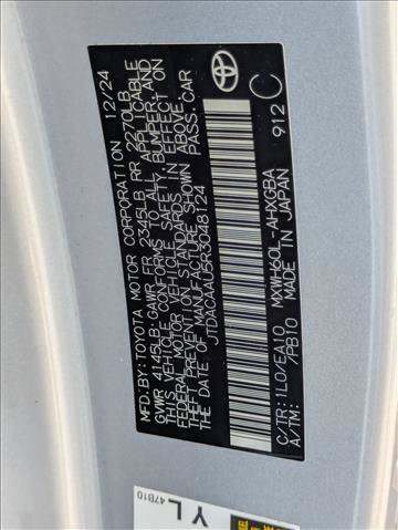Used 2024 Toyota Prius XLE FWD image 23