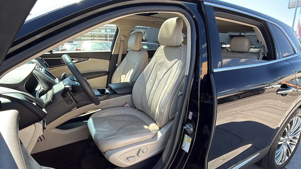 Used 2017 Lincoln MKX Reserve image 14