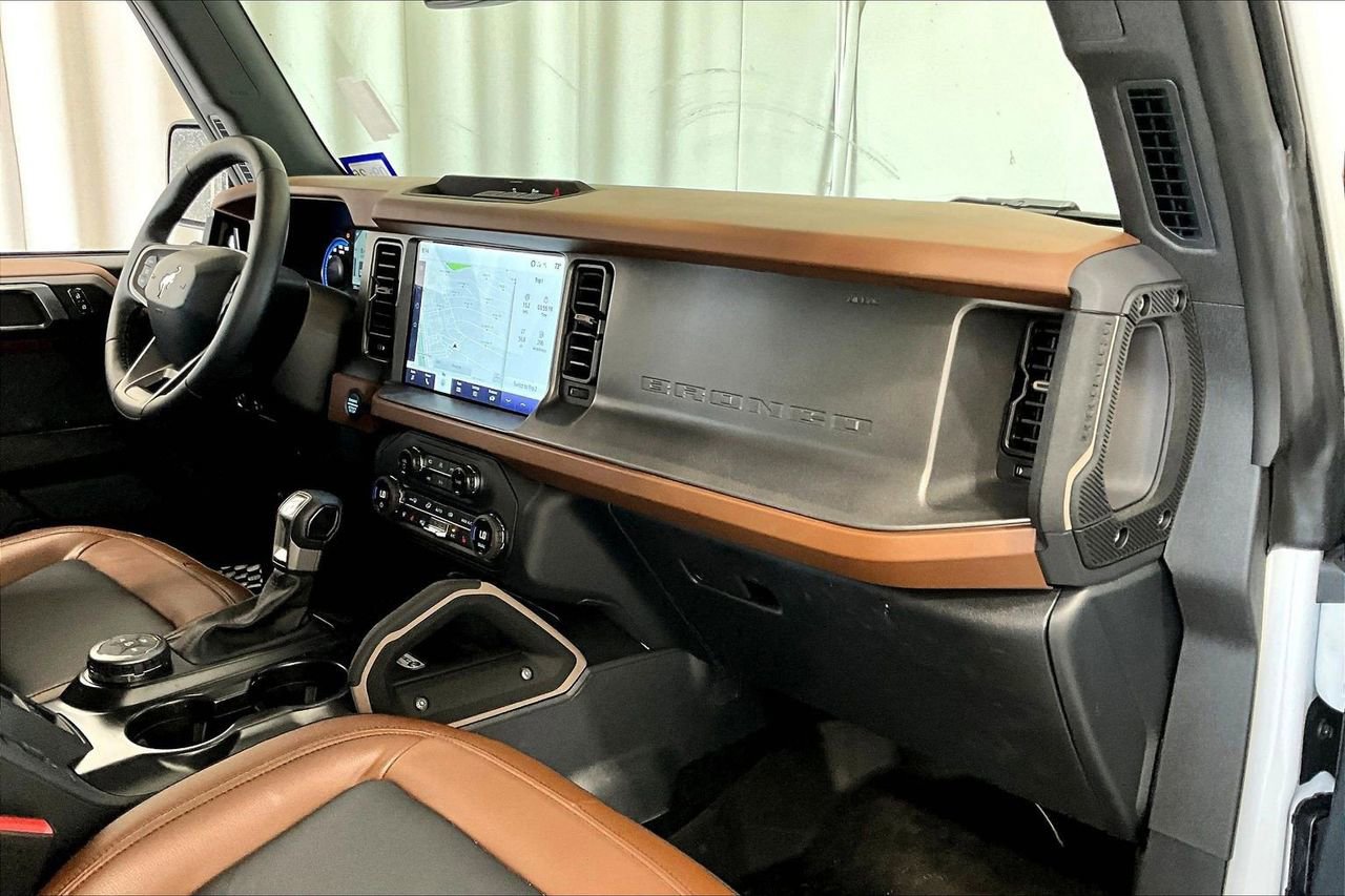 Used 2024 Ford Bronco Outer Banks image 28