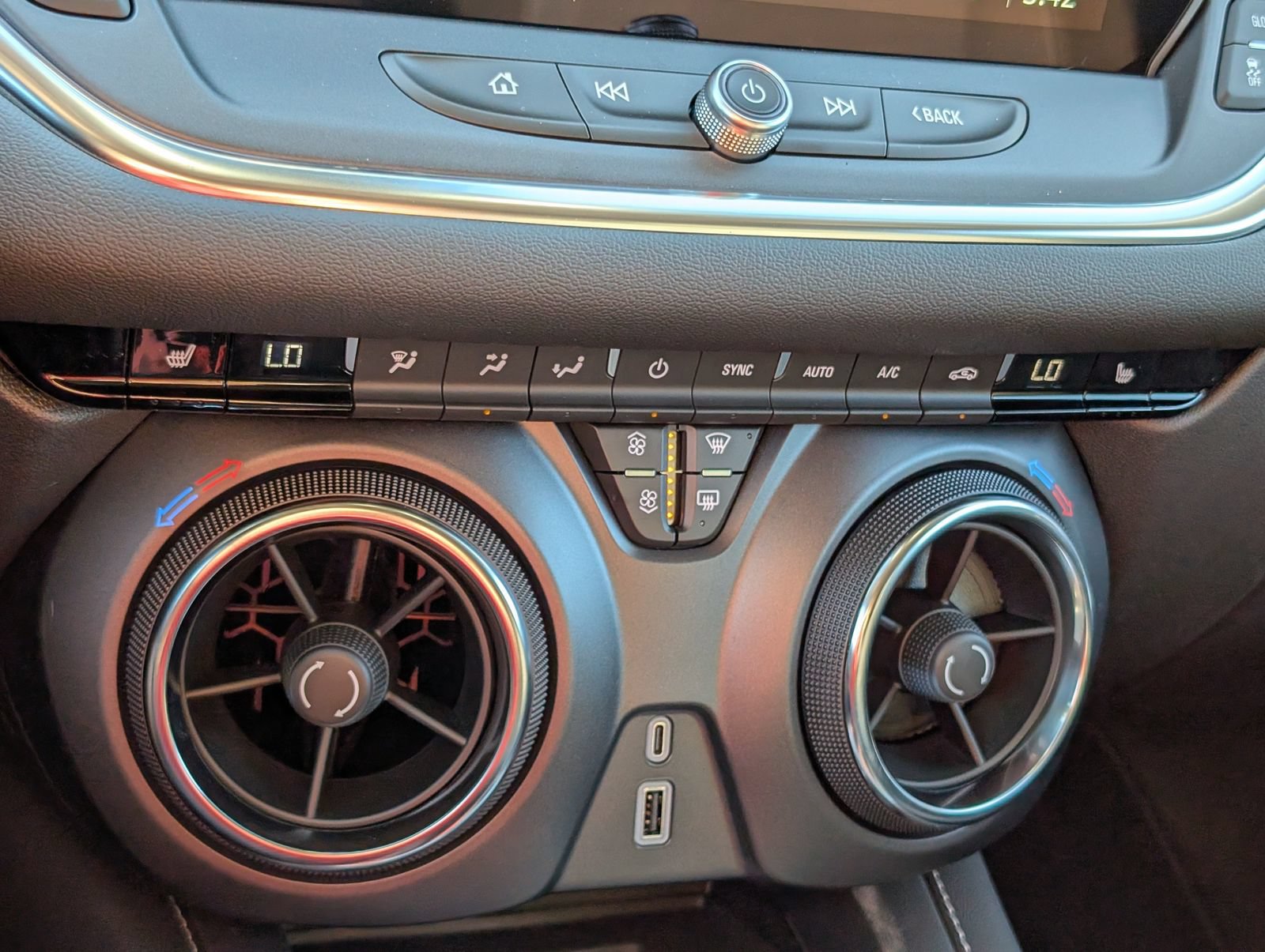 New 2026 Chevrolet Blazer LT w/ Convenience Package FWD image 23