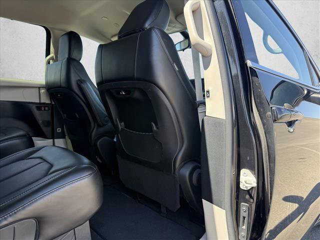 Used 2023 Chrysler Pacifica Touring-L FWD image 22