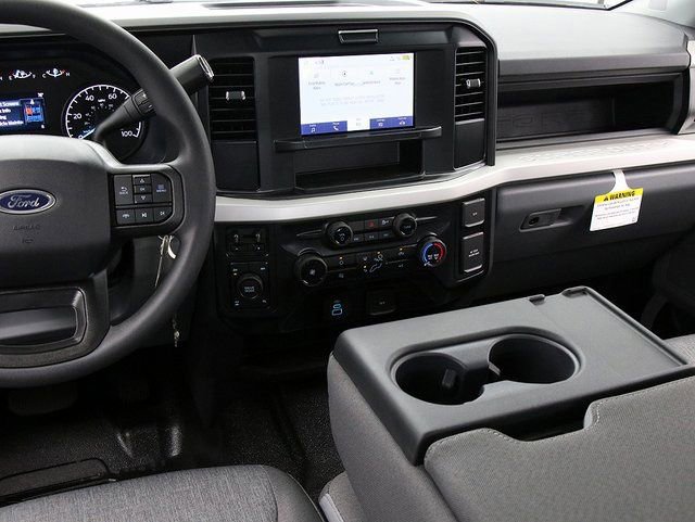 New 2026 Ford F250 XL w/ XL Chrome Package image 15