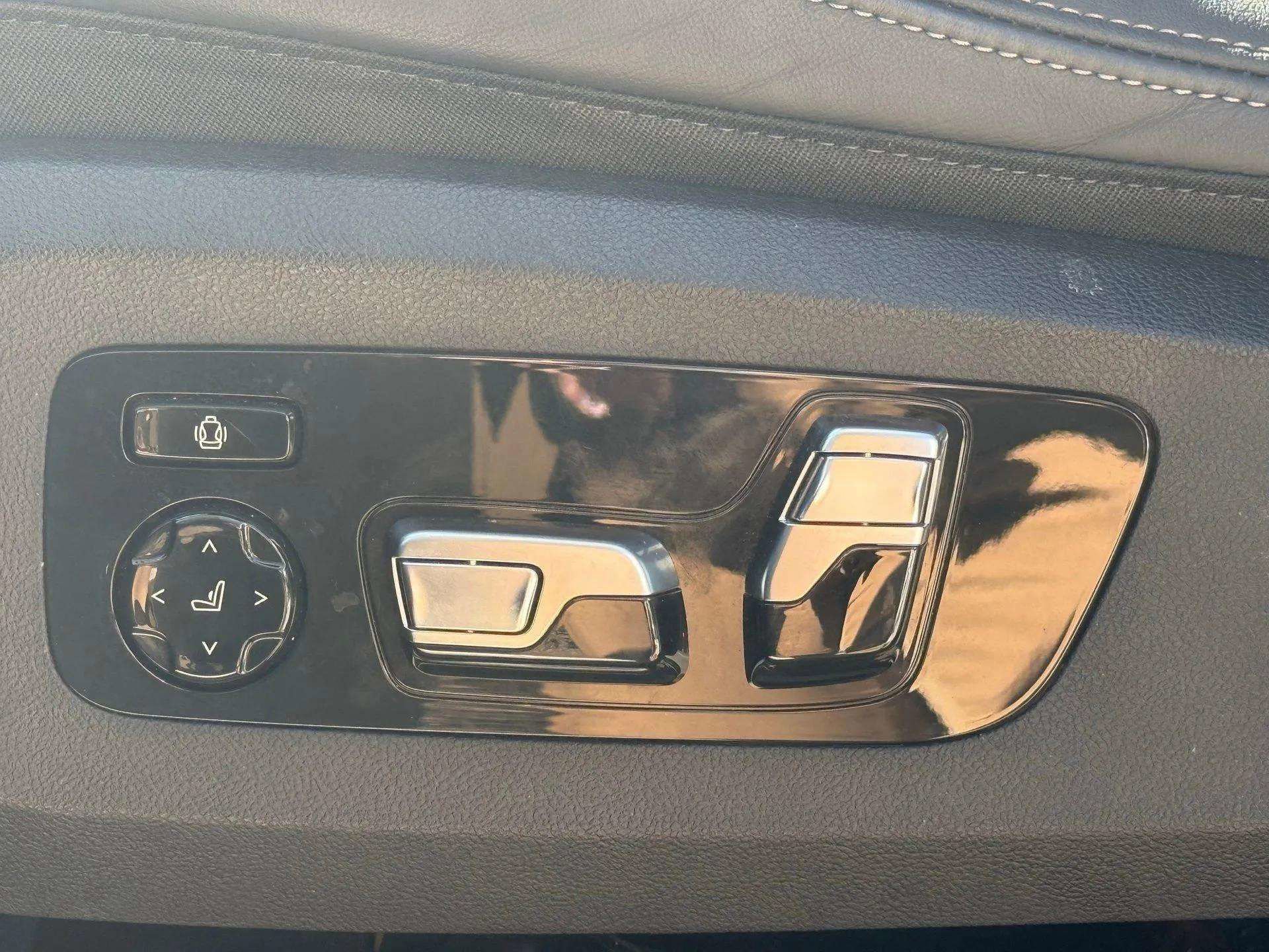 Used 2024 BMW X6 xDrive40i image 29