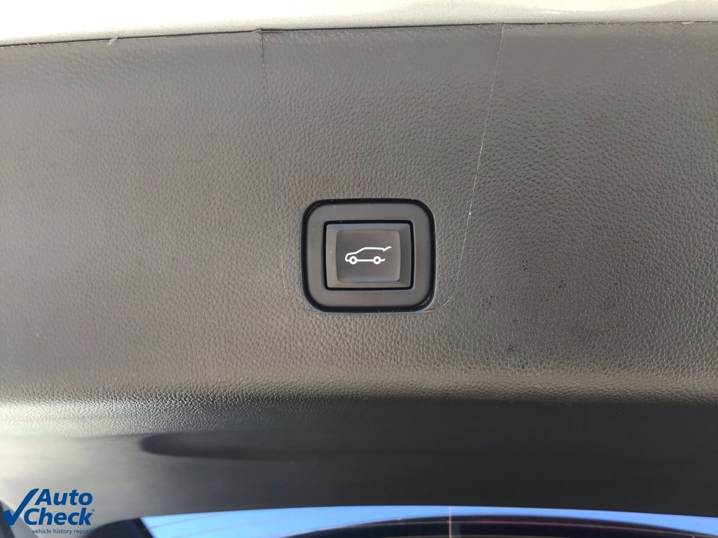 Used 2023 Chevrolet Traverse RS image 7