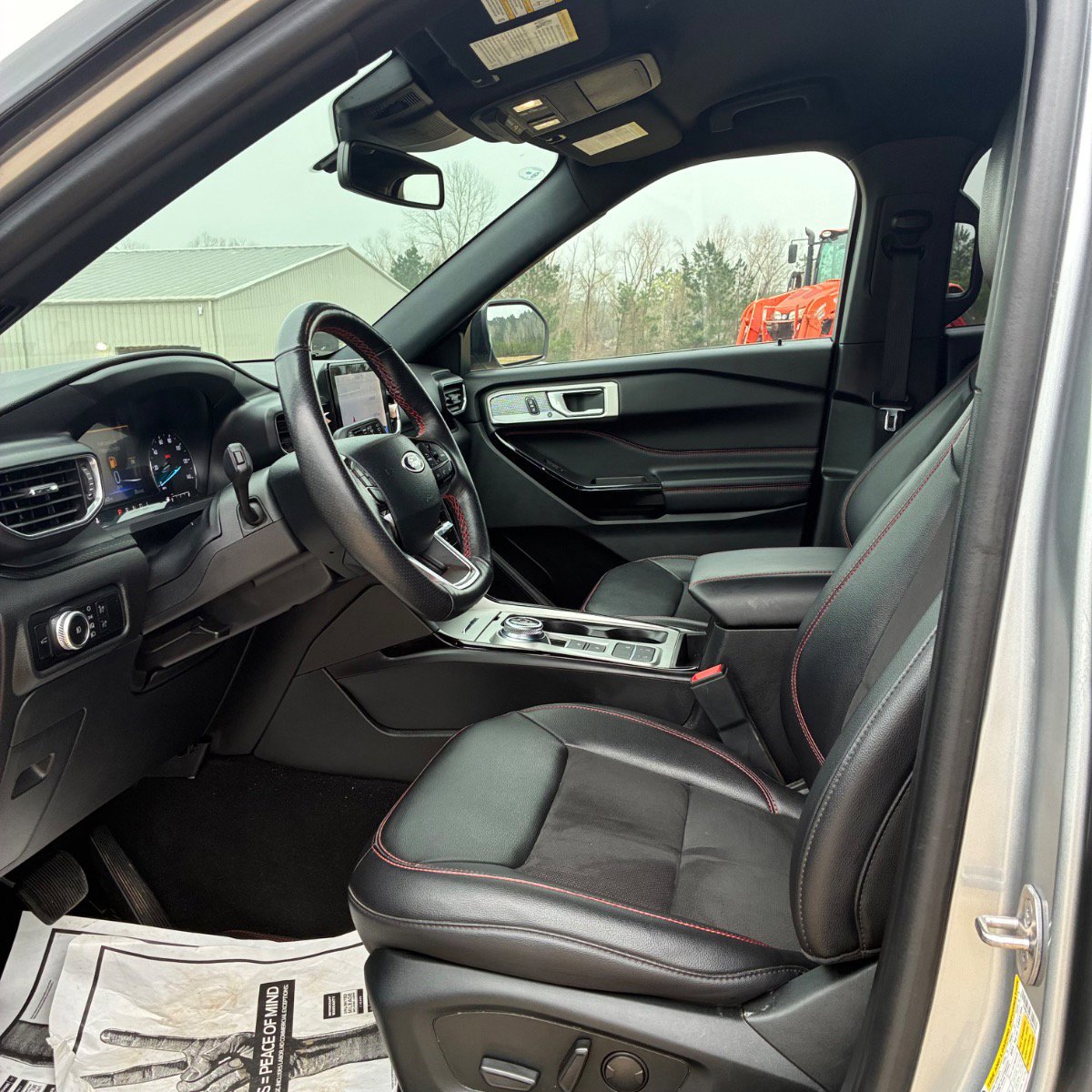 Used 2023 Ford Explorer ST-Line w/ Class IV Trailer Tow Package image 12