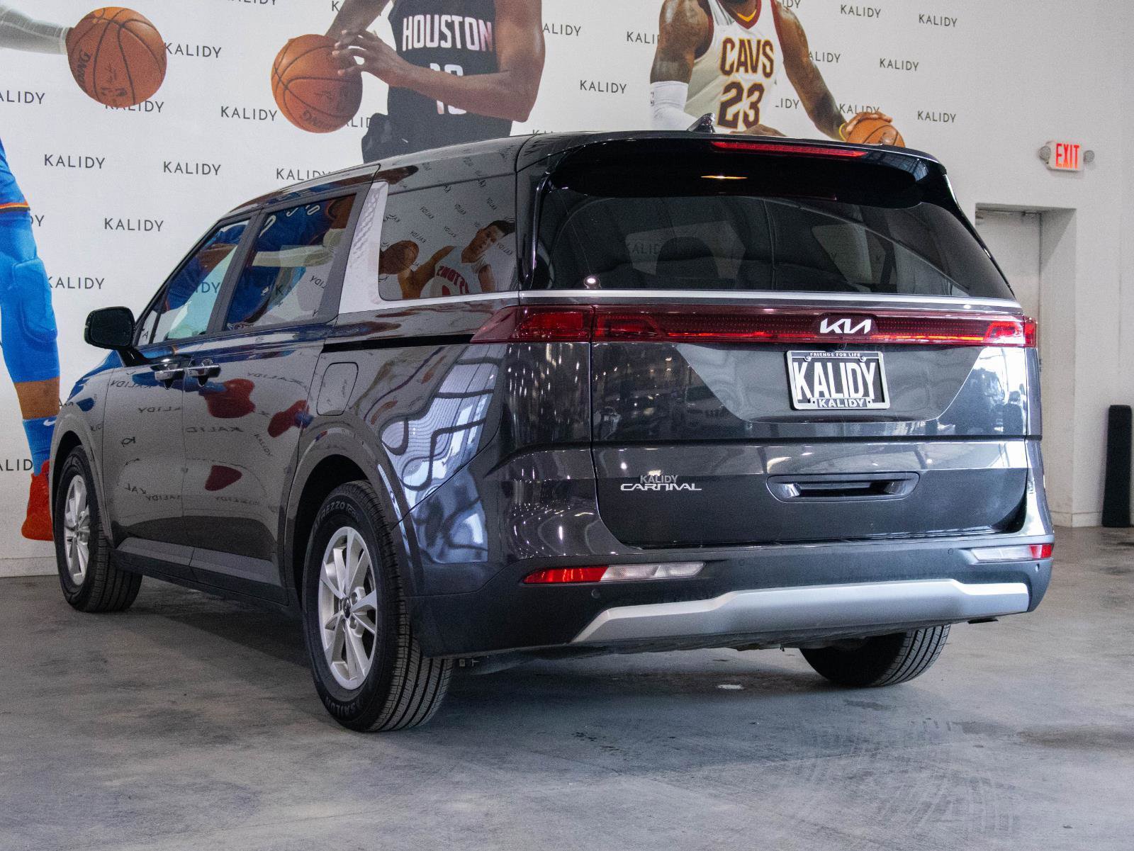 Used 2024 Kia Carnival LX image 21