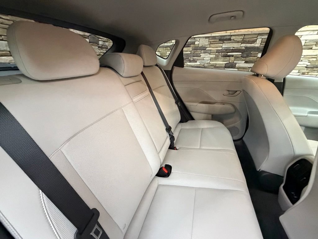 Used 2024 Hyundai Kona SEL AWD/4WD image 49
