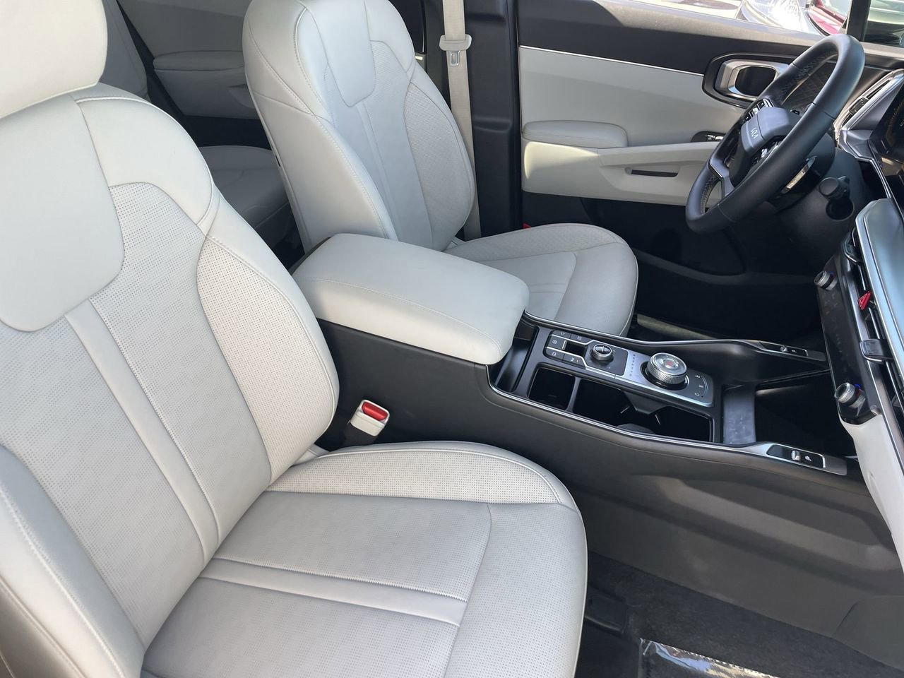 Certified 2026 Kia Sorento EX w/ EX Premium Package image 10