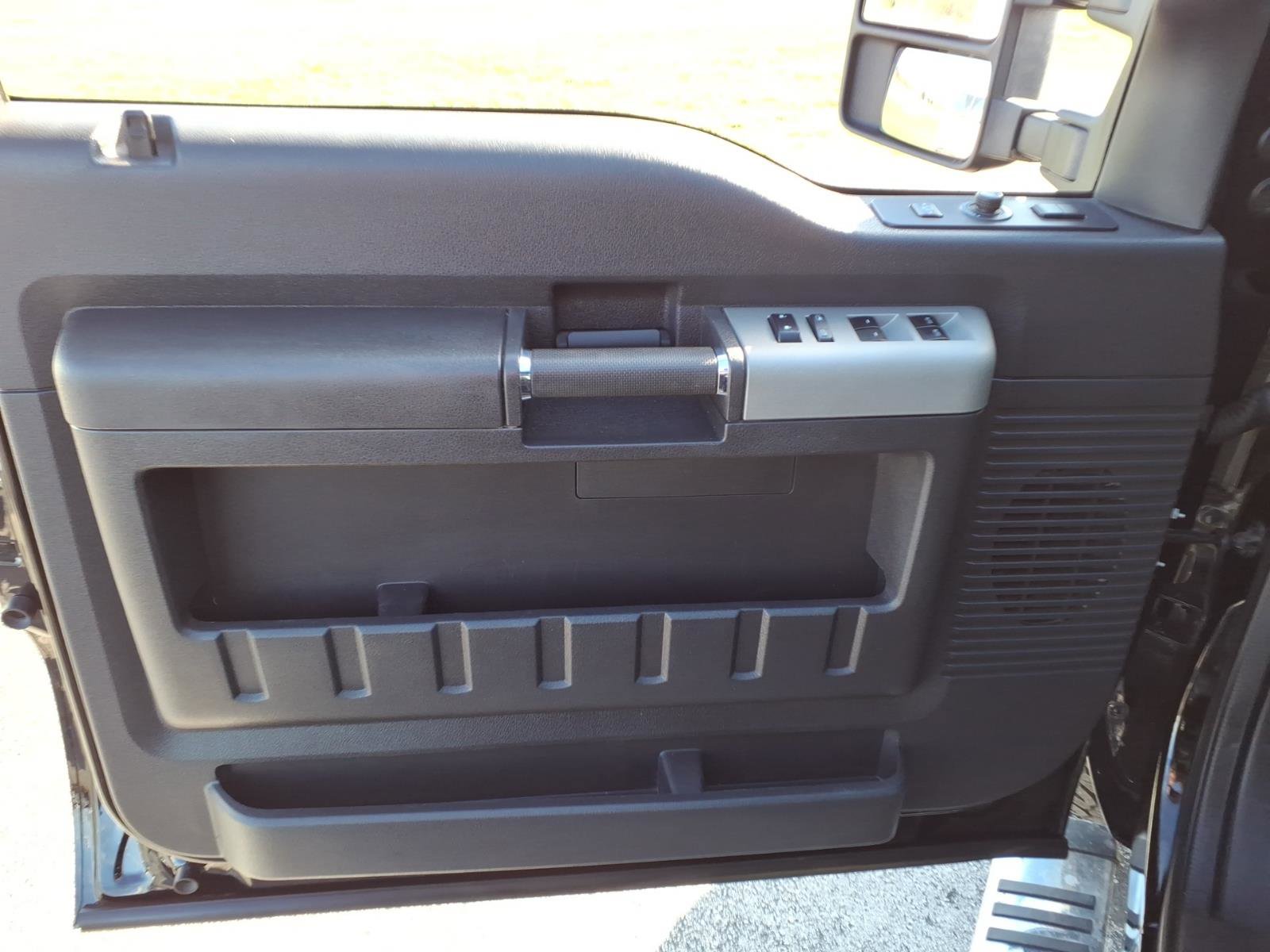 Used 2016 Ford F250 Lariat w/ Lariat Ultimate Package image 15