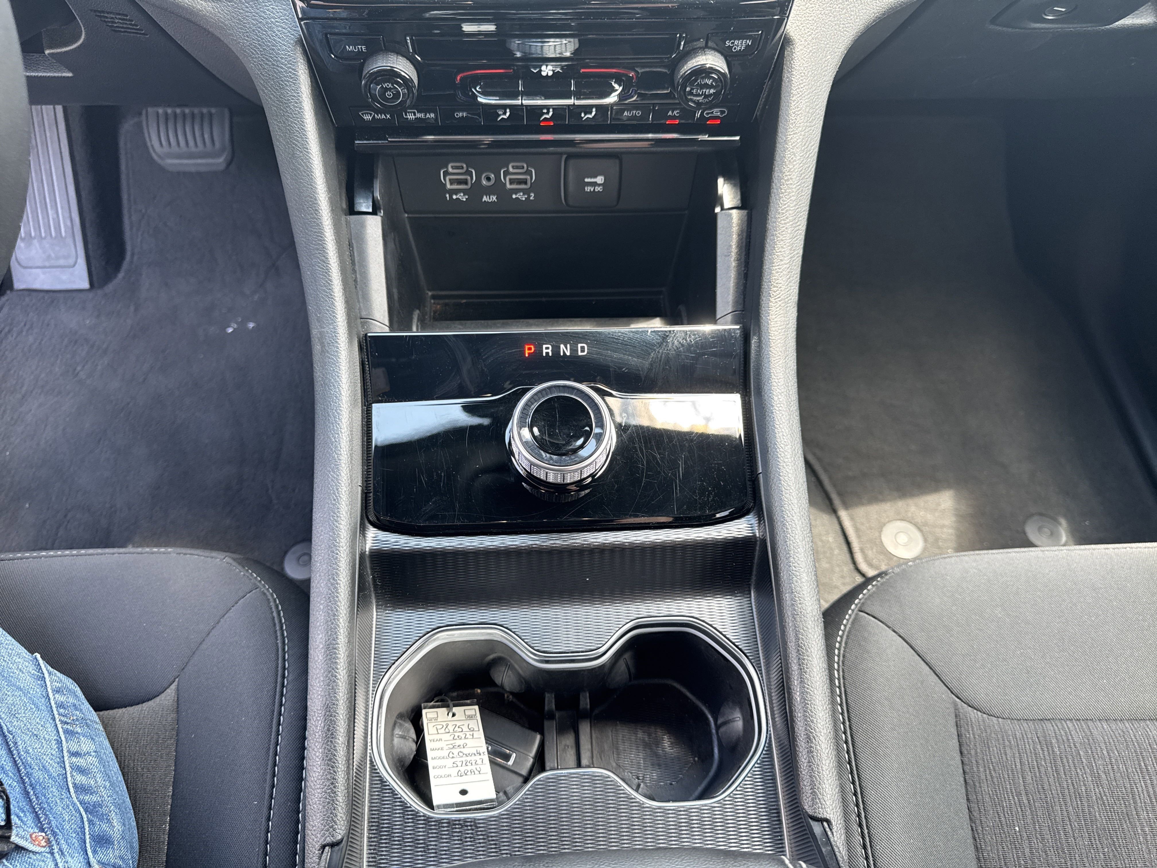 Used 2024 Jeep Grand Cherokee Laredo image 20