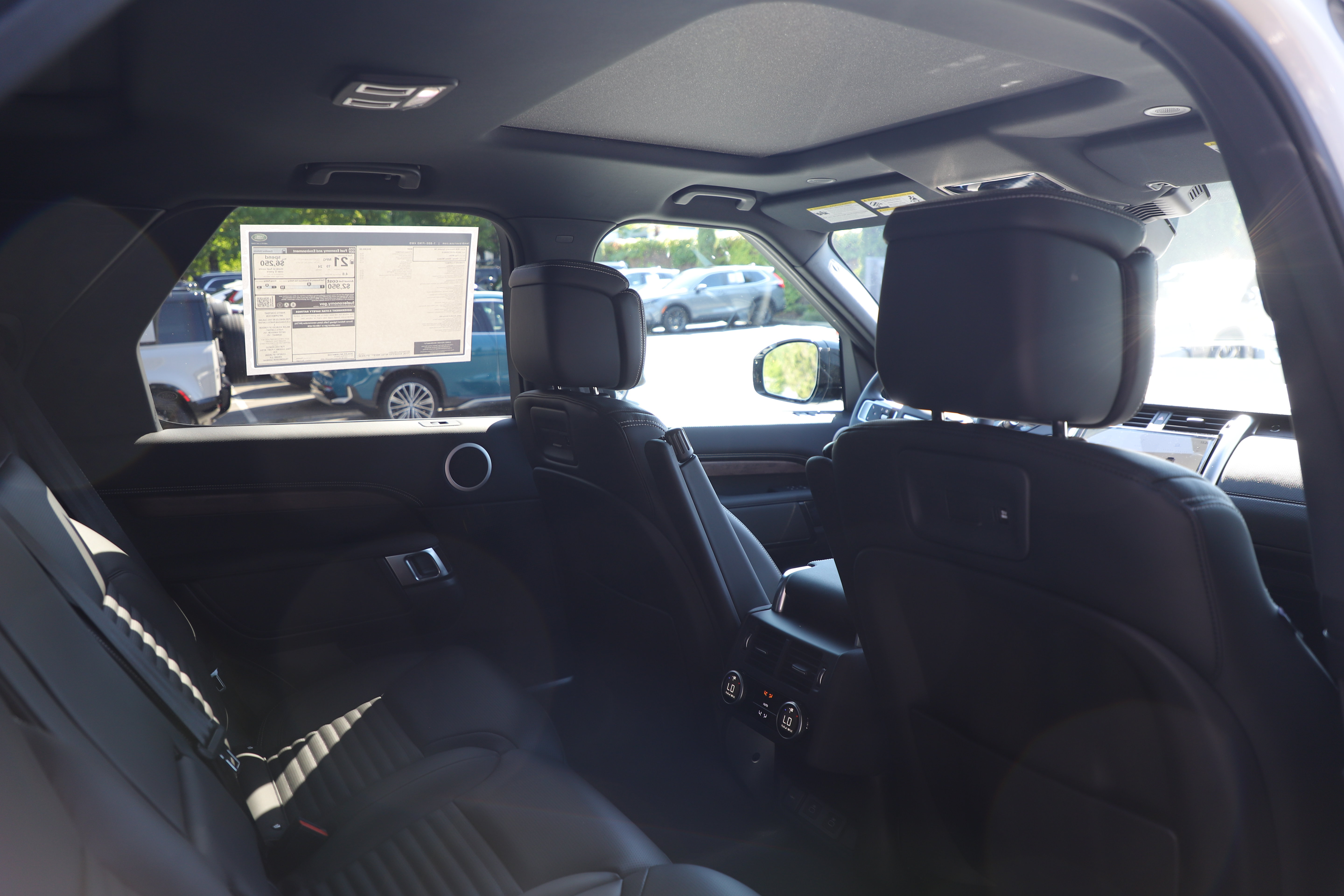 New 2026 Land Rover Discovery Dynamic SE AWD/4WD image 13