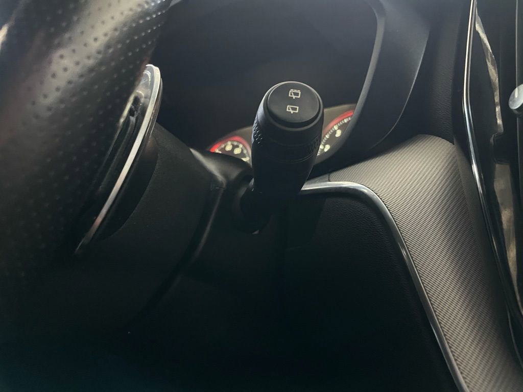 Used 2018 Volvo XC60 T6 R-Design w/ Convenience Package image 33