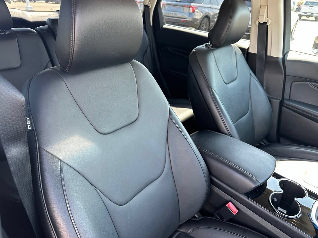 Used 2018 Ford Edge Titanium AWD/4WD image 31