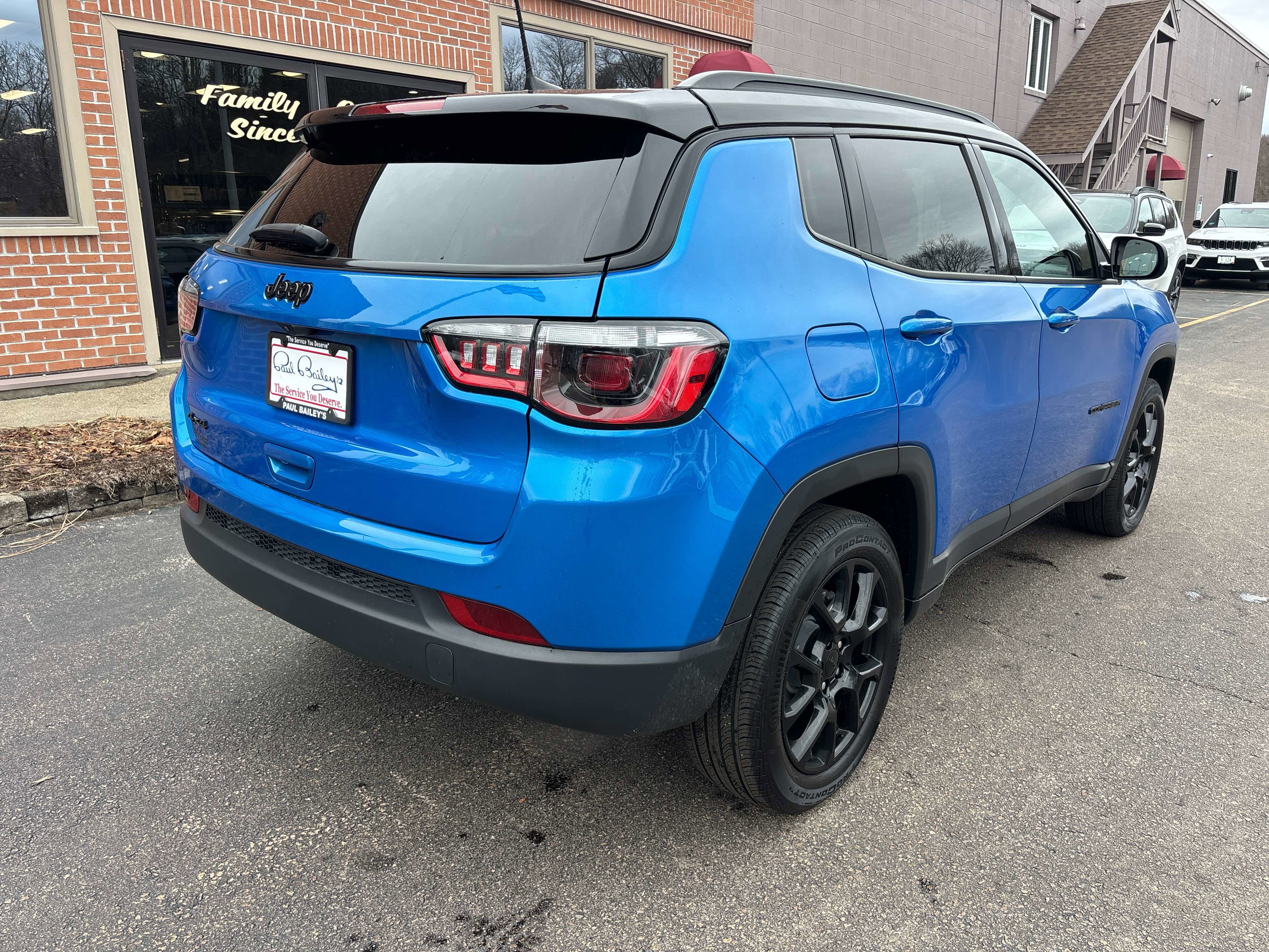 Used 2024 Jeep Compass Latitude w/ Convenience Group image 28