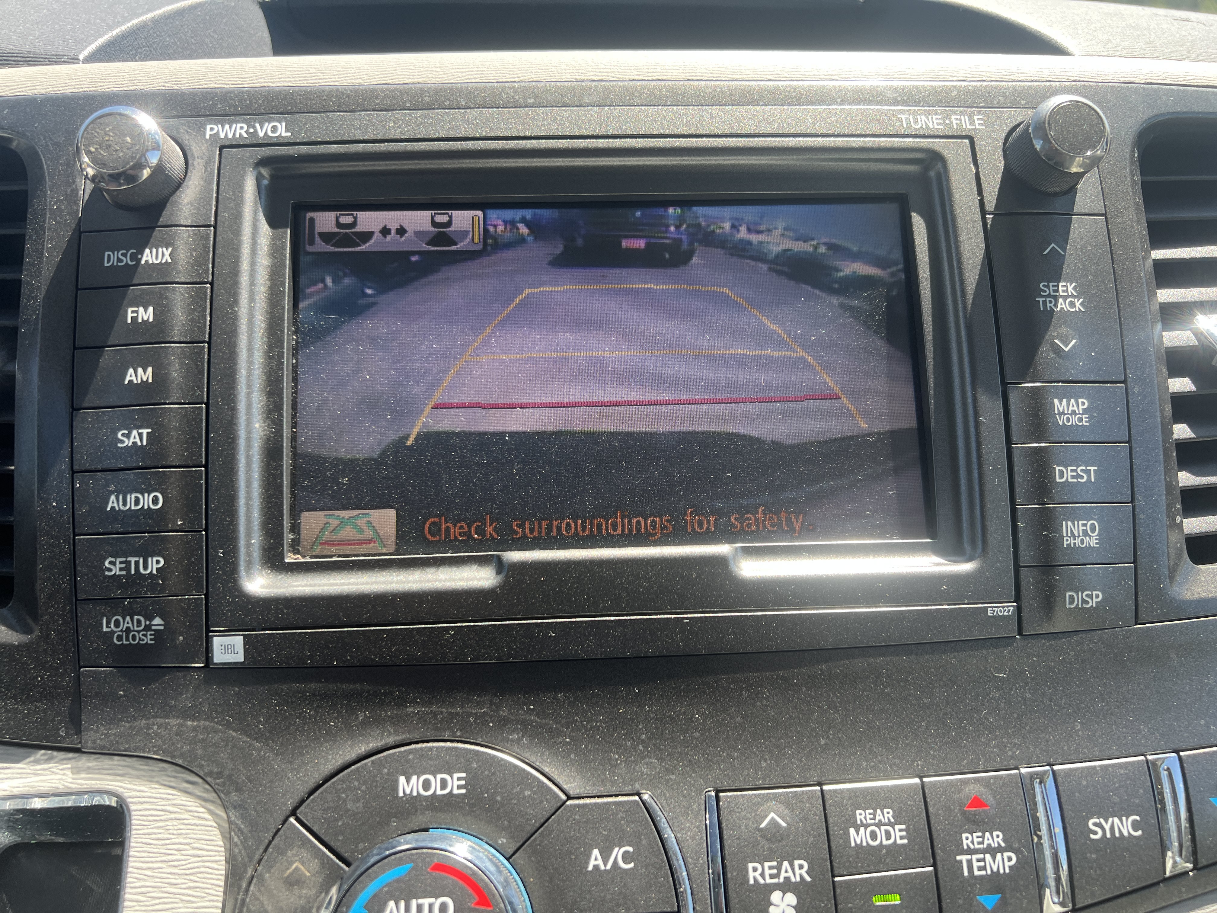 Used 2012 Toyota Sienna XLE w/ Premium Pkg FWD image 22