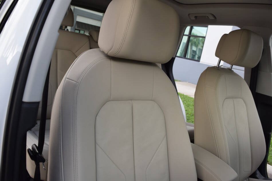 Used 2020 Audi Q3 2.0T Premium w/ Convenience Package AWD/4WD image 51