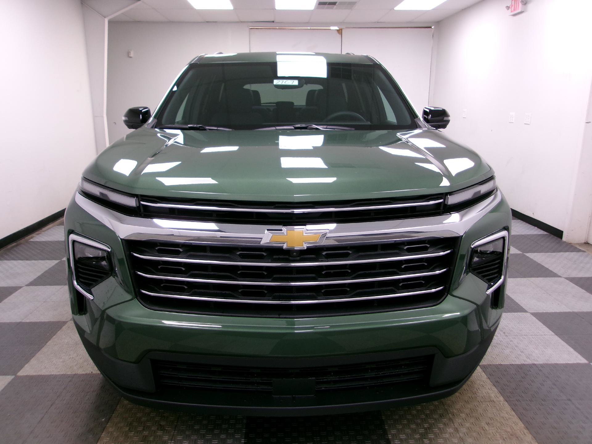 New 2027 Chevrolet Traverse LT w/ Driver Confidence Package FWD image 17