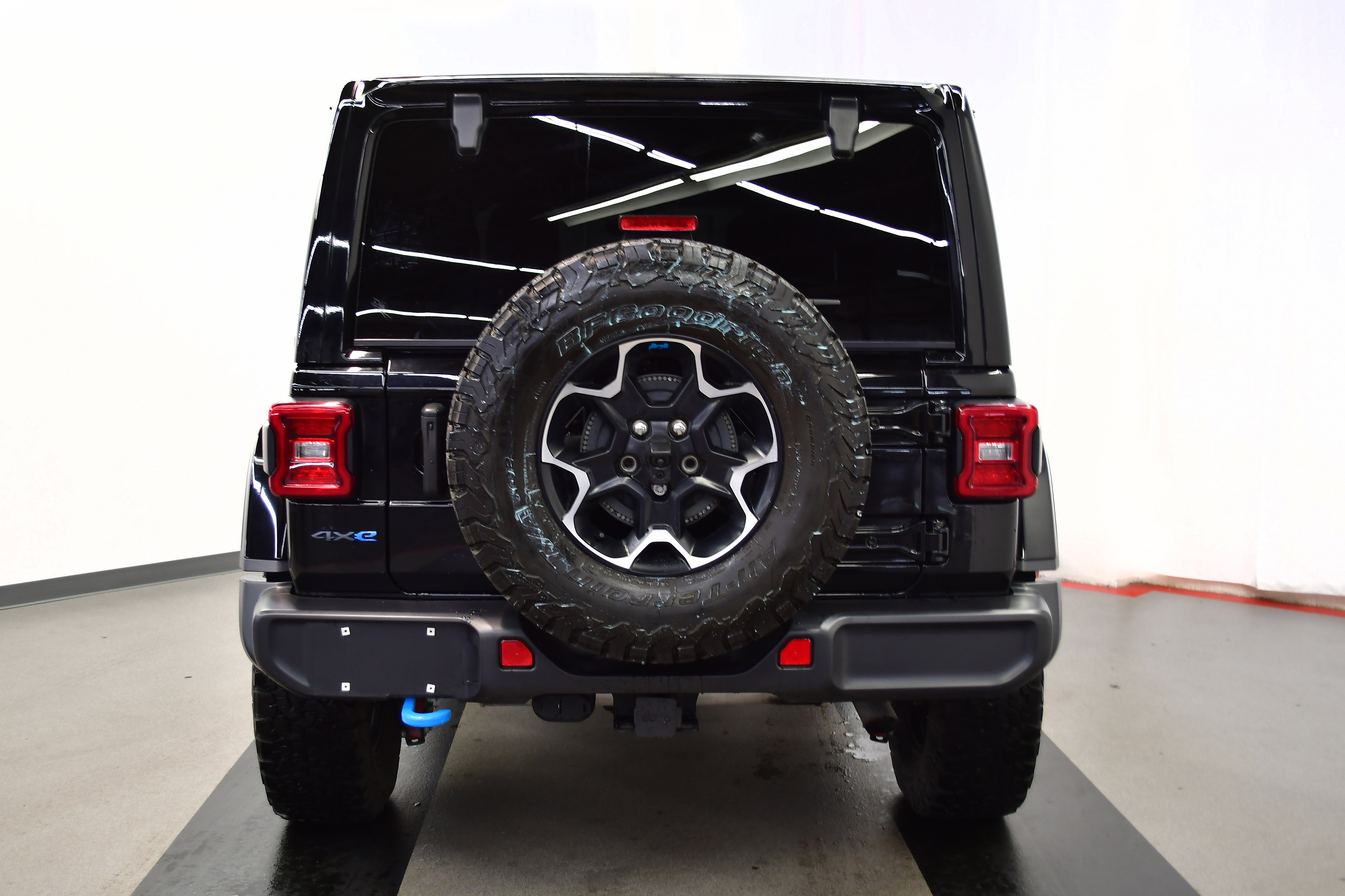 Used 2022 Jeep Wrangler Unlimited Rubicon 4xe w/ Cold Weather Group image 2