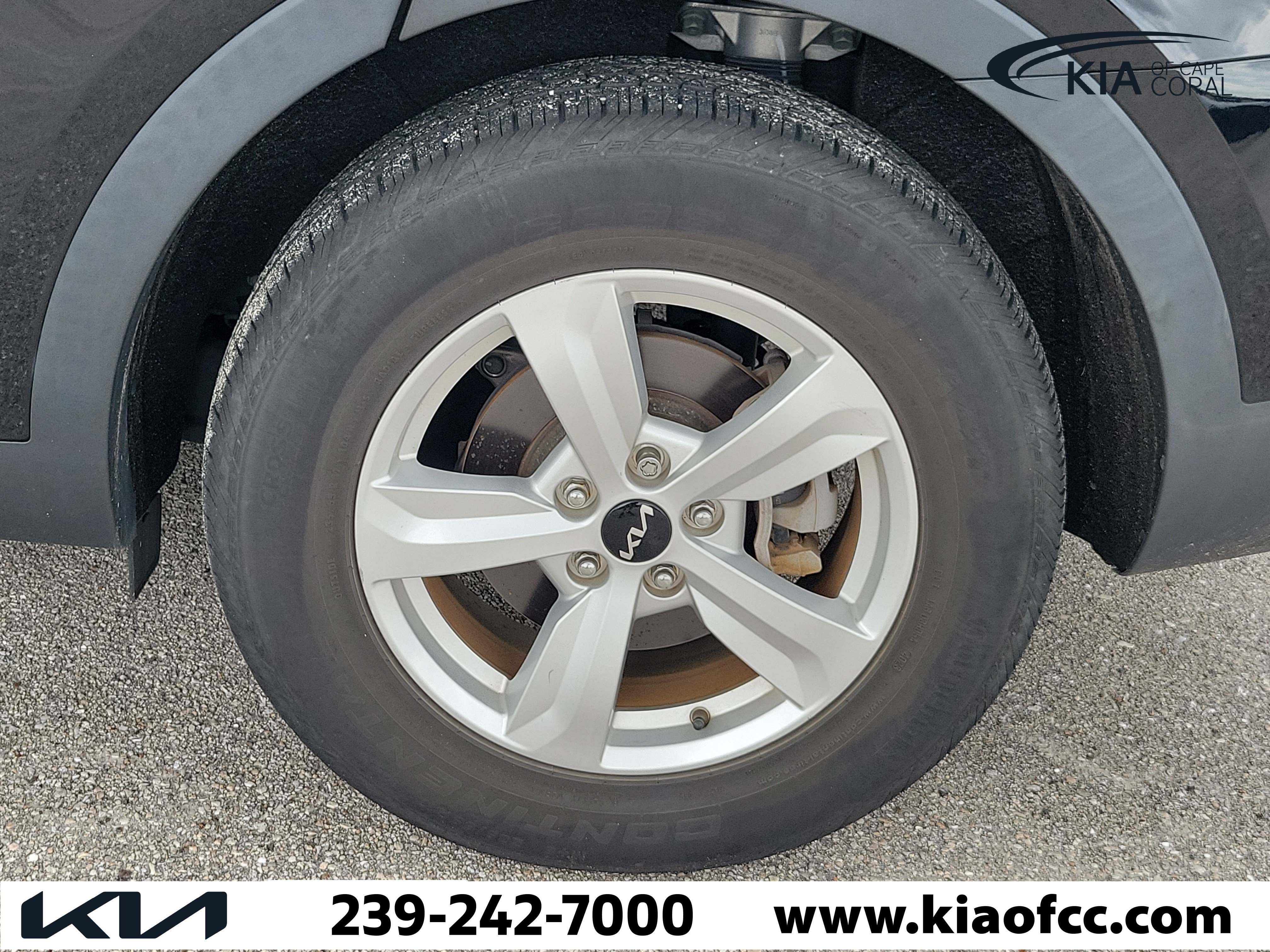 Used 2023 Kia Sorento LX FWD image 8