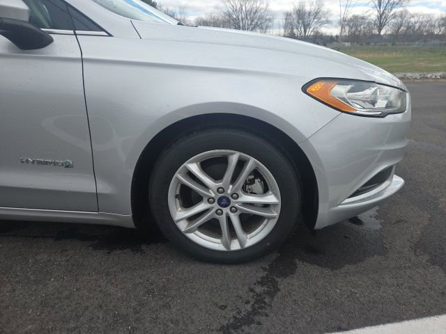 Used 2018 Ford Fusion S image 5