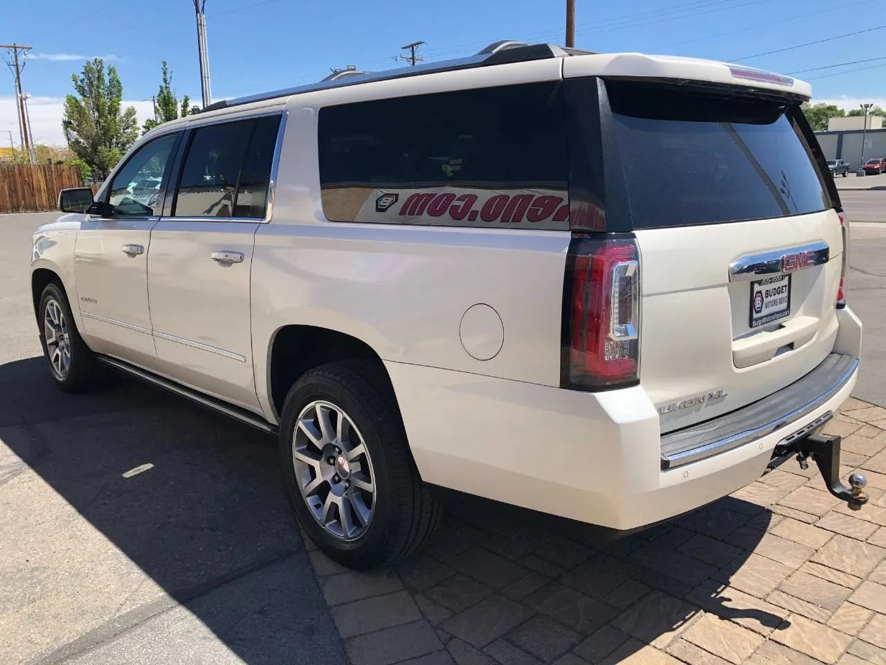 Used 2015 GMC Yukon XL Denali w/ Touring Package AWD/4WD image 4