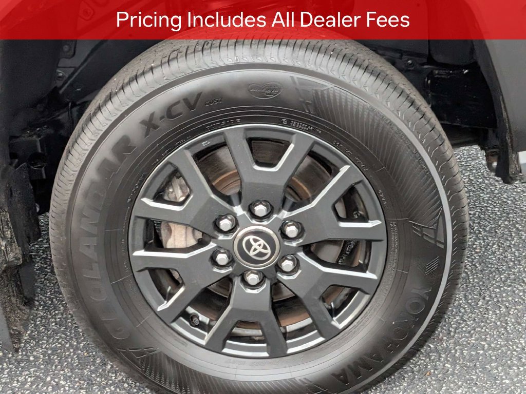 Used 2025 Toyota 4Runner SR5 AWD/4WD image 12