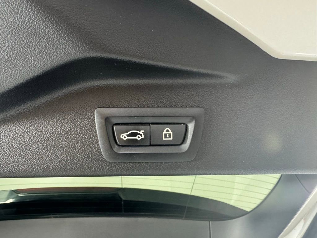 Used 2019 BMW X5 xDrive50i w/ M Sport Package AWD/4WD image 29