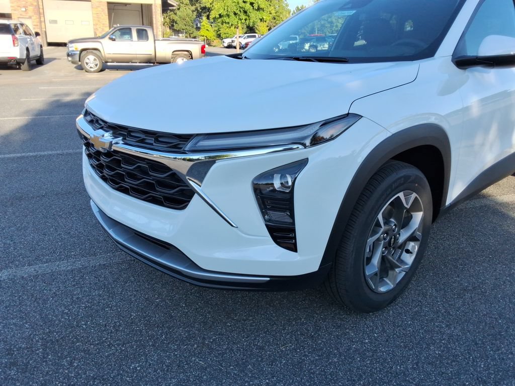 New 2026 Chevrolet Trax LT w/ Driver Confidence Package FWD image 9