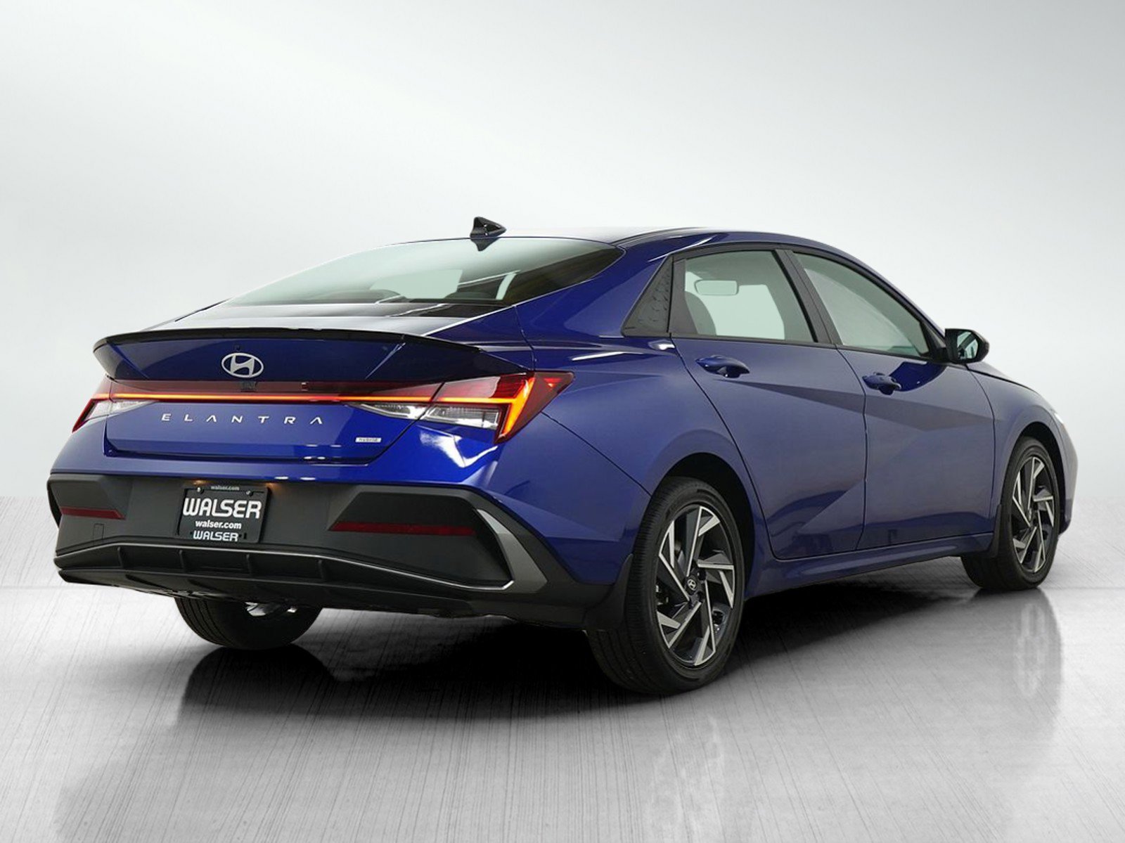 Used 2025 Hyundai Elantra SEL FWD image 6