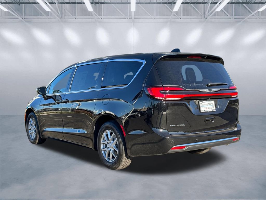 New 2026 Chrysler Pacifica Select FWD image 4