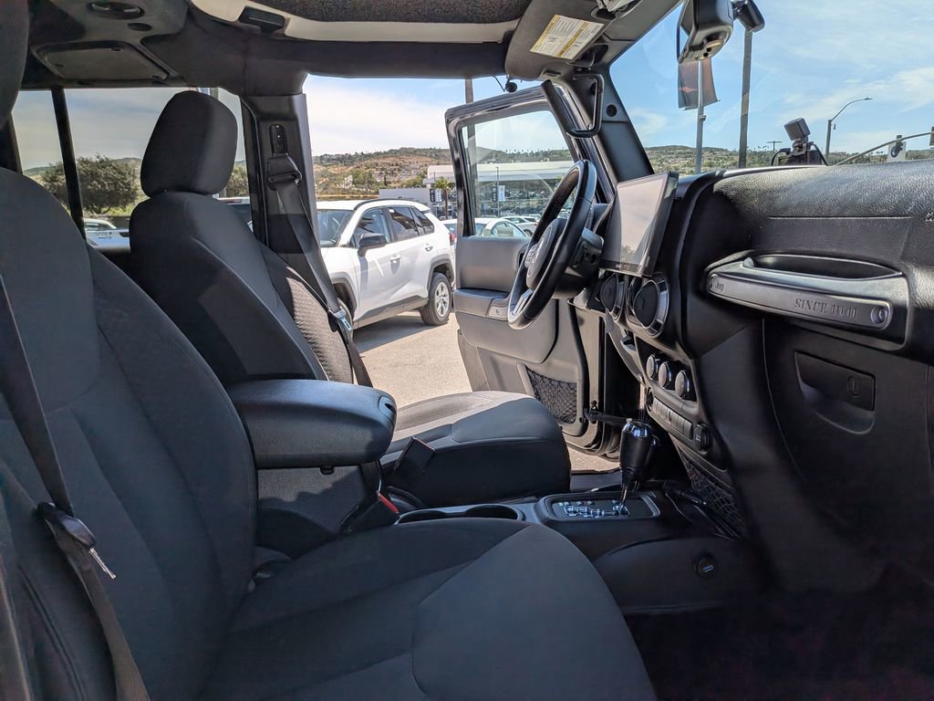Used 2015 Jeep Wrangler Unlimited Sport w/ Quick Order Package 24S AWD/4WD image 26