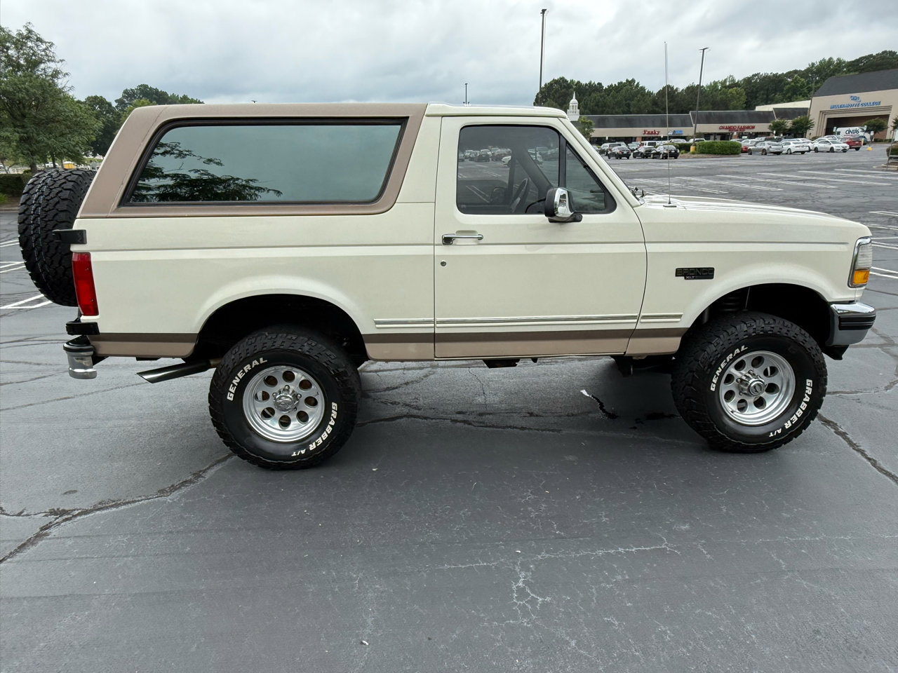 Used 1993 Ford Bronco Eddie Bauer image 28