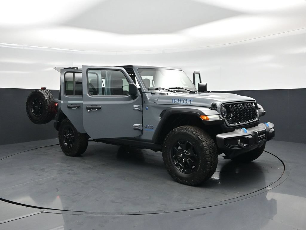 Used 2024 Jeep Wrangler Unlimited AWD/4WD image 32
